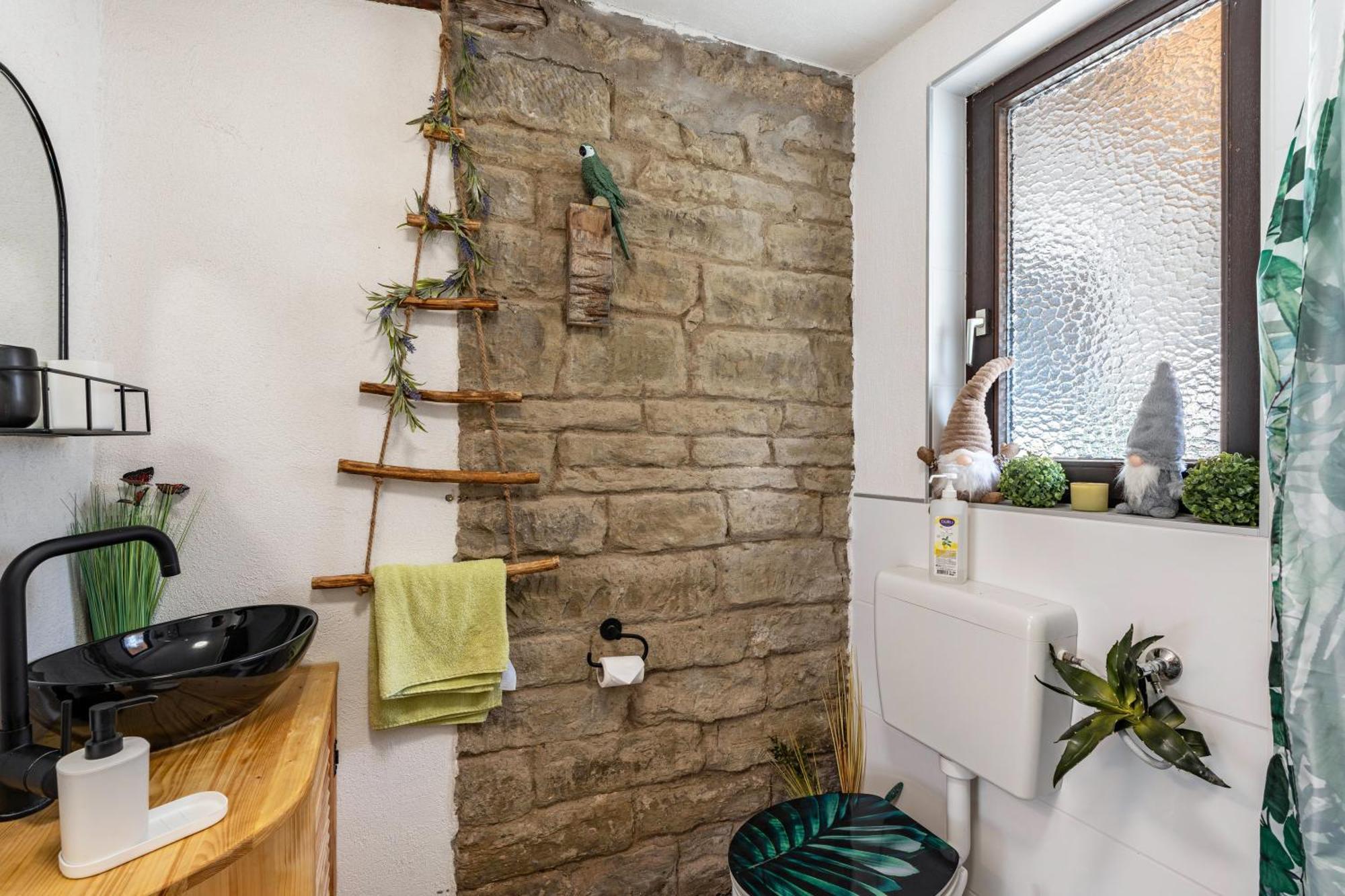 Hobbit Lounge Apartment เอปพิงเกน ภายนอก รูปภาพ