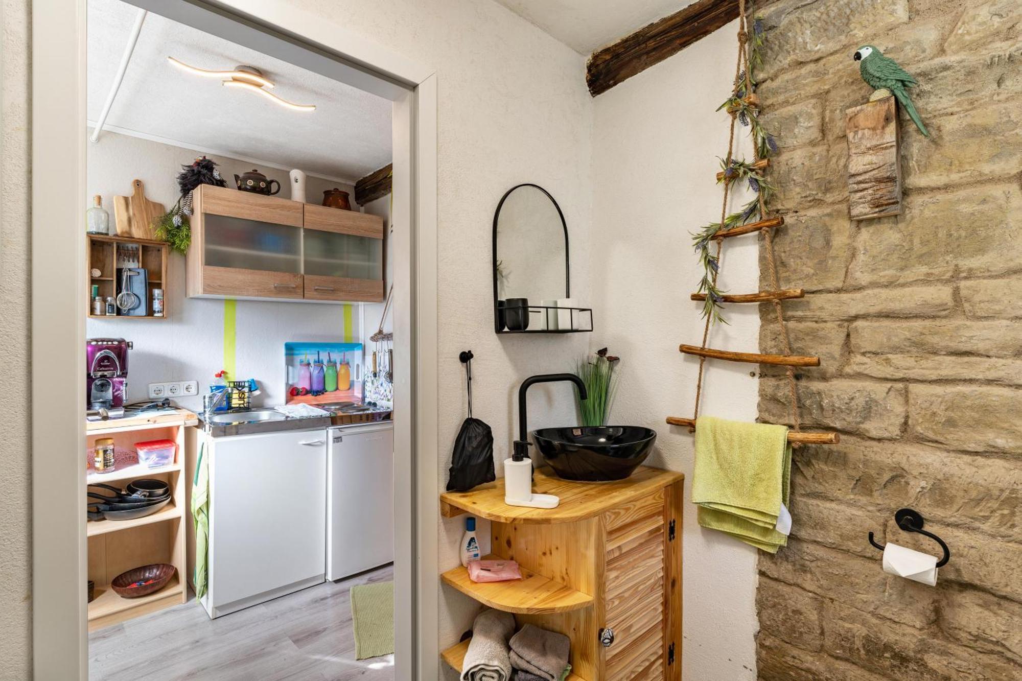 Hobbit Lounge Apartment เอปพิงเกน ภายนอก รูปภาพ
